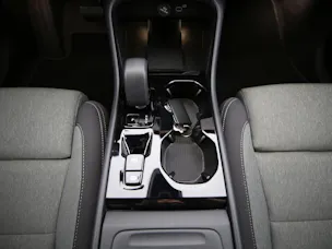 VOLVO XC40 2.0 B3 MH Plus Dark