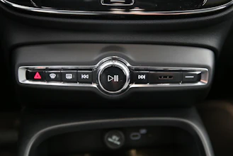 https://vehicle.imgix.net/4368947/3d763bf7-417a-43b5-b816-fb69c01ae553.jpg