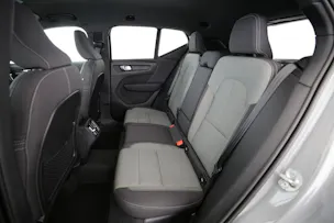 VOLVO XC40 2.0 B3 MH Plus Dark