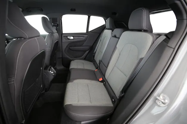 VOLVO XC40 2.0 B3 MH Plus Dark