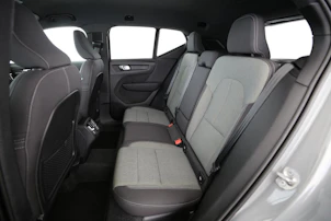 image du véhicule VOLVO XC40 2.0 B3 MH Plus Dark