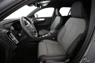 VOLVO XC40 2.0 B3 MH Plus Dark