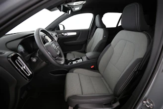 https://vehicle.imgix.net/4368947/bc04a580-1809-42cb-af66-d14b6cc73940.jpg