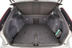 image du véhicule VOLVO XC40 2.0 B3 MH Plus Dark