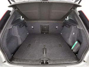 VOLVO XC40 2.0 B3 MH Plus Dark