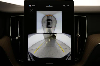 https://vehicle.imgix.net/4368954/591a22c9-254d-461a-907d-94534ee82069.jpg