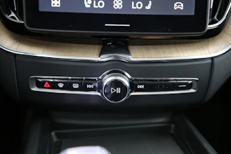 https://vehicle.imgix.net/4368954/a5c86965-2d70-40ea-82ac-eb05cf286d5f.jpg