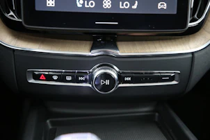 immagine del veicolo VOLVO XC60 2.0 B5 MH Plus Dark AWD