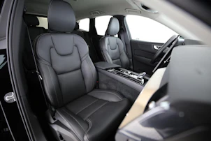 immagine del veicolo VOLVO XC60 2.0 B5 MH Plus Dark AWD
