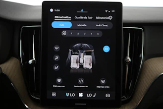 https://vehicle.imgix.net/4368954/d5b0c858-87c7-43f5-8e91-101ecc12e884.jpg