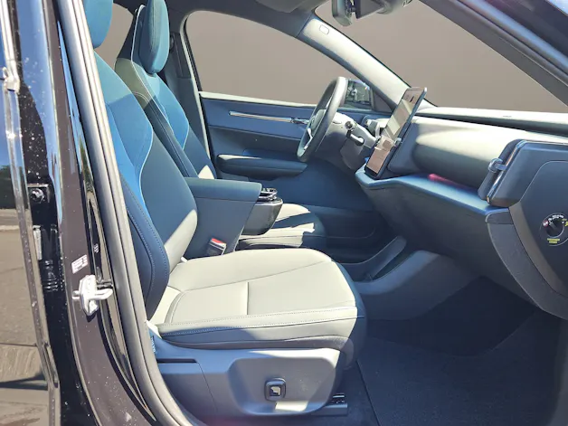 Volvo EX30 CC E60 Twin Performance AWD