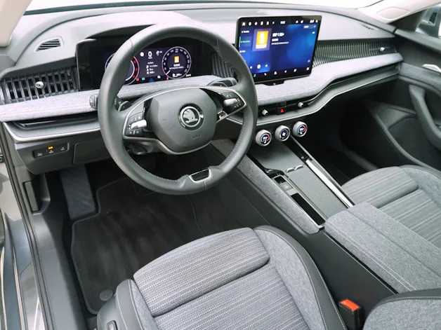Škoda Superb 2.0 TDI DSG Selection Loft 4x4
