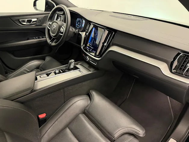 Volvo V60 2.0 B5 R-Design AWD