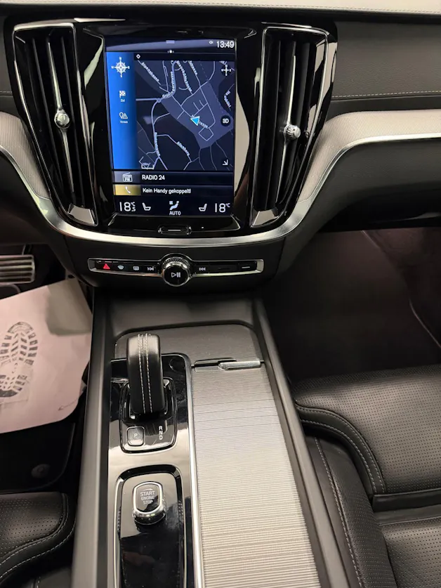 Volvo V60 2.0 B5 R-Design AWD