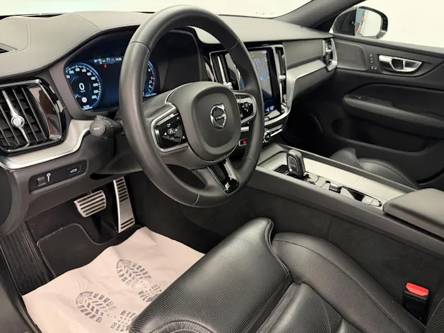Volvo V60 2.0 B5 R-Design AWD