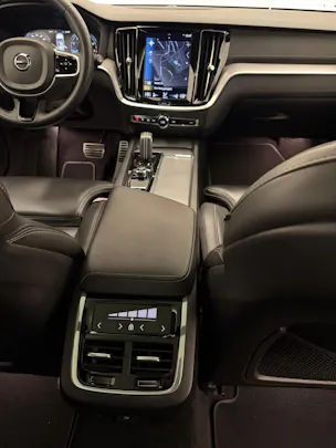 Volvo V60 2.0 B5 R-Design AWD