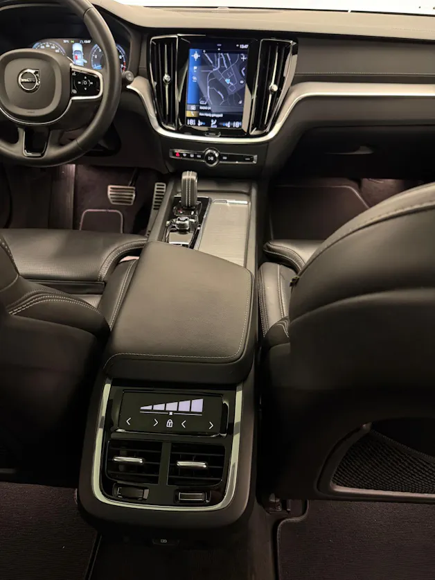 Volvo V60 2.0 B5 R-Design AWD