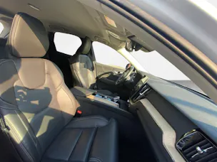 Volvo XC60 B5 Benzin Mild Hybrid AWD Plus Dark Geartronic