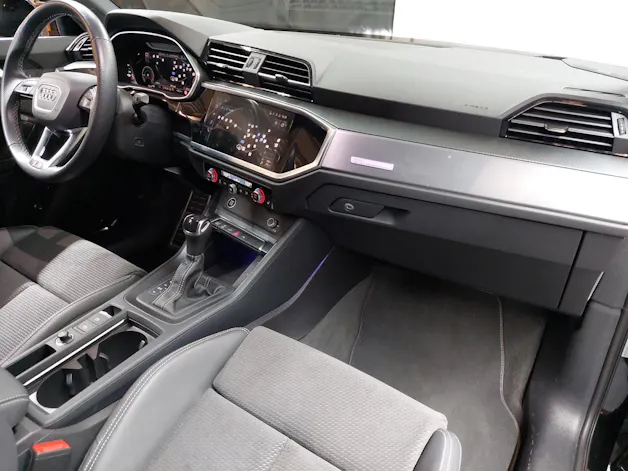 Audi Q3 45 TFSI e S line S-tronic
