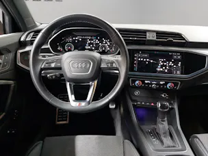 Audi Q3 45 TFSI e S line S-tronic