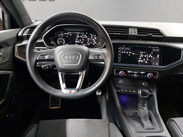 Audi Q3 45 TFSI e S line S-tronic