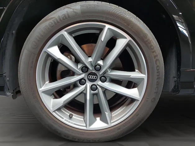Audi Q3 45 TFSI e S line S-tronic