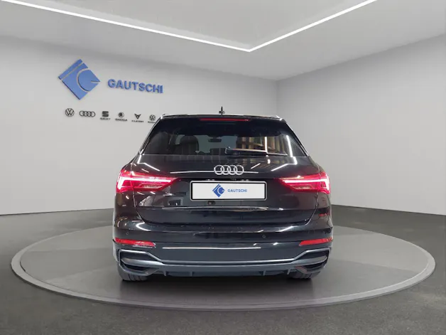 Audi Q3 45 TFSI e S line S-tronic
