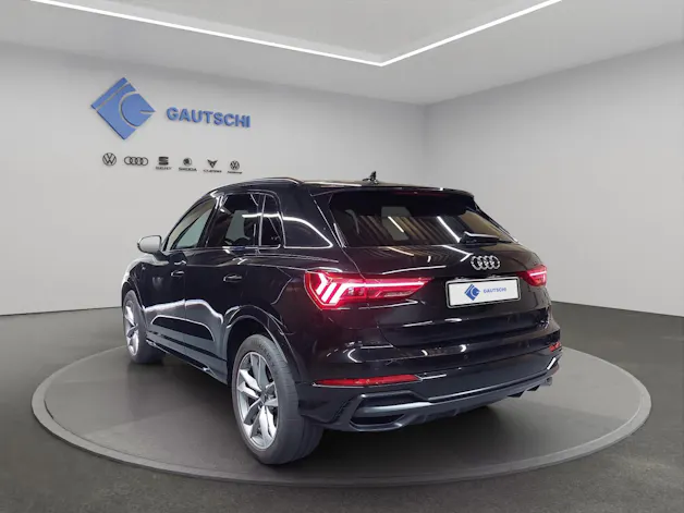 Audi Q3 45 TFSI e S line S-tronic