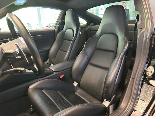 Porsche 911 Carrera 4 GTS PDK