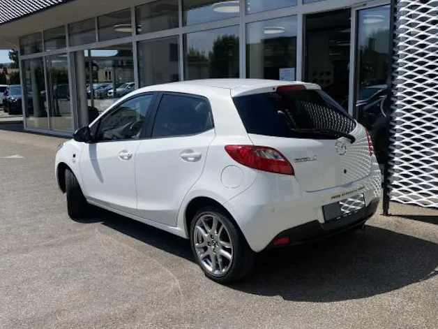 Mazda 2 1.3i 16V Red