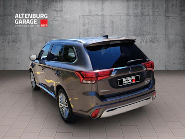 MITSUBISHI OUTLANDER 3