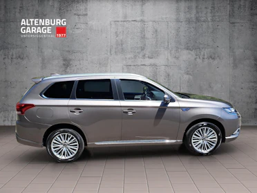 MITSUBISHI OUTLANDER 6