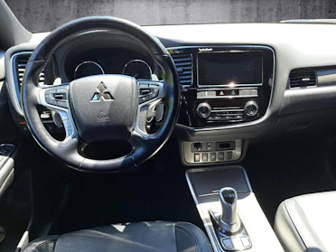 MITSUBISHI OUTLANDER 11