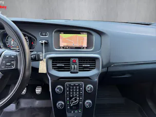 Volvo V40 T3 Momentum R-Design