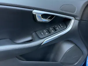 Volvo V40 T3 Momentum R-Design