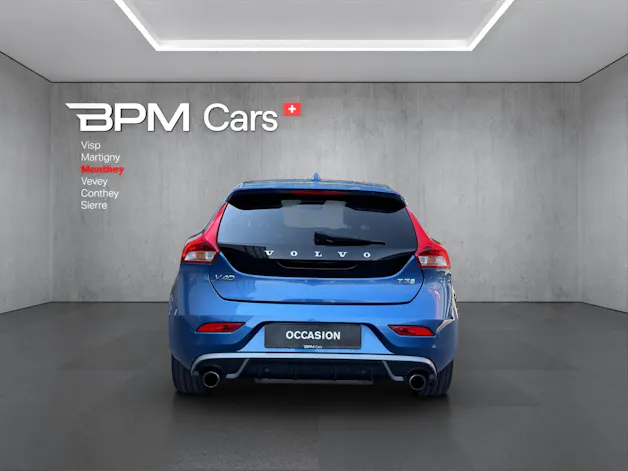 Volvo V40 T3 Momentum R-Design
