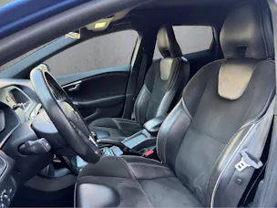 Volvo V40 T3 Momentum R-Design