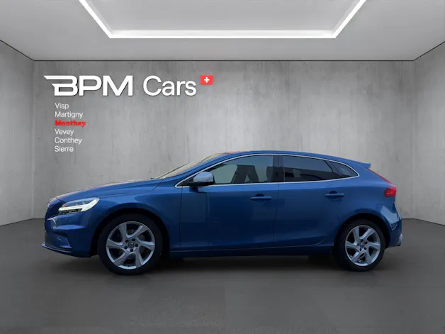 Volvo V40 T3 Momentum R-Design