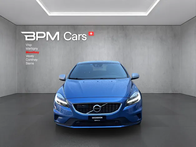 Volvo V40 T3 Momentum R-Design