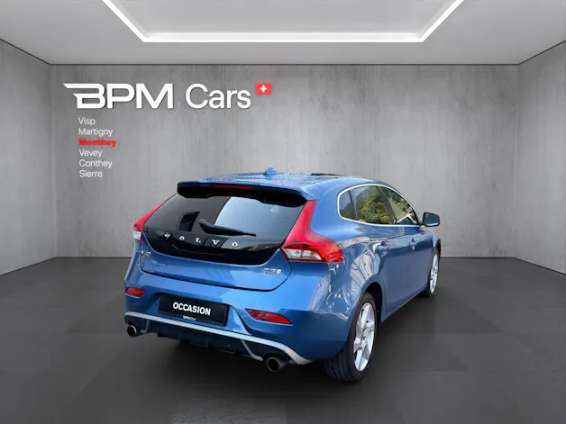 Volvo V40 T3 Momentum R-Design