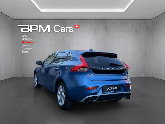 Volvo V40 T3 Momentum R-Design