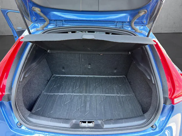 Volvo V40 T3 Momentum R-Design