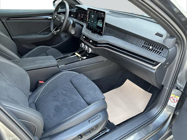 Škoda Superb Combi 2.0 TSI Sportline 4x4 DSG
