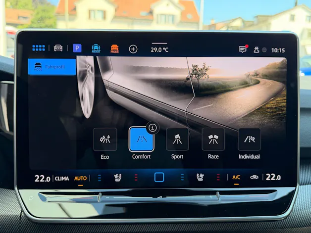 VW Golf R 2.0 TSI 333 PS 4MOTION *** AKRAPOVIC ABGAS & LEDER NAPPA ***