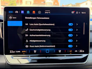 VW Golf R 2.0 TSI 333 PS 4MOTION *** AKRAPOVIC ABGAS & LEDER NAPPA ***