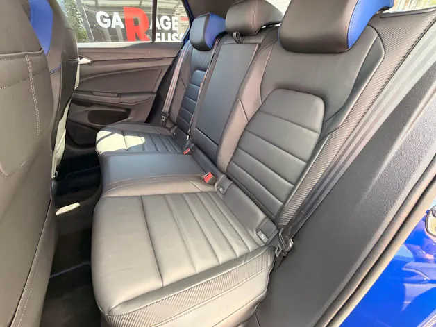 VW Golf R 2.0 TSI 333 PS 4MOTION *** AKRAPOVIC ABGAS & LEDER NAPPA ***