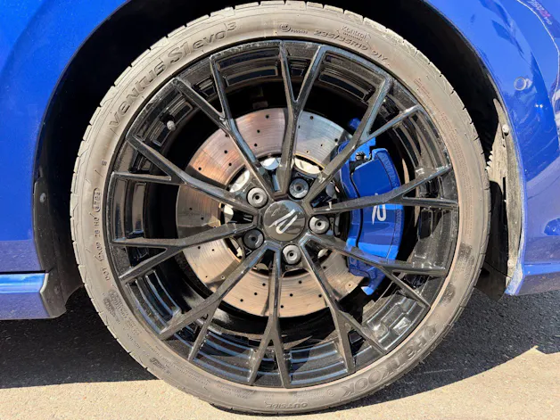 VW Golf R 2.0 TSI 333 PS 4MOTION *** AKRAPOVIC ABGAS & LEDER NAPPA ***