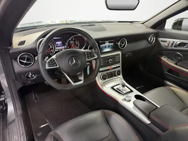 Mercedes-Benz SLC 300 AMG Line 9G-Tronic