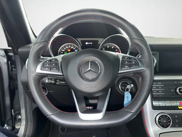 Mercedes-Benz SLC 300 AMG Line 9G-Tronic