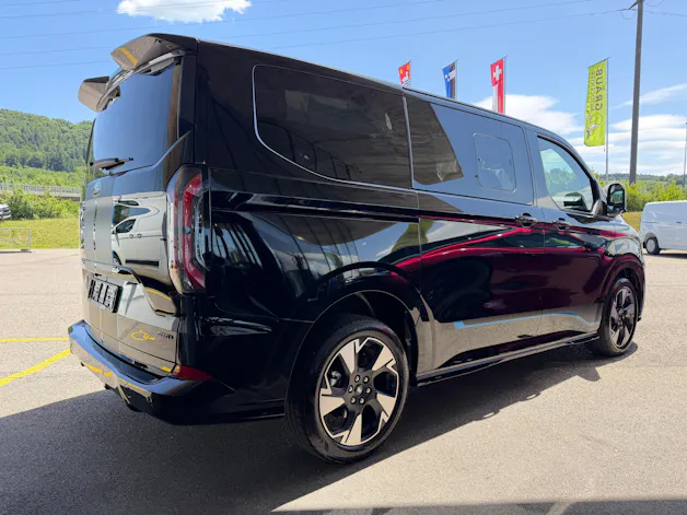 Ford Tourneo Bus 320 L1H1 Sport Automat 4x4